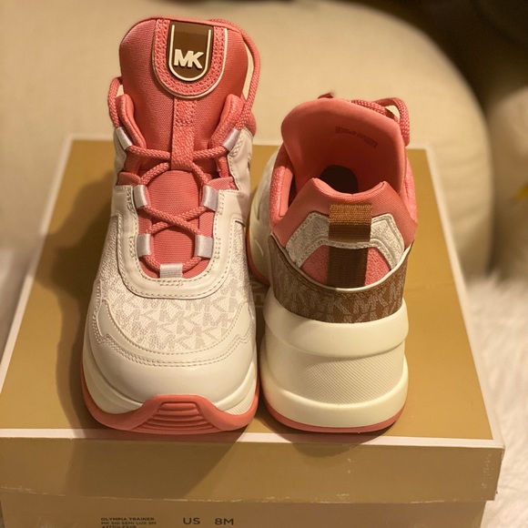 Olimpya Trainer MK SIG SEMI LUX SM Size 8 new Tea Rose Color MICHAEL KORS - Picture 3 of 4